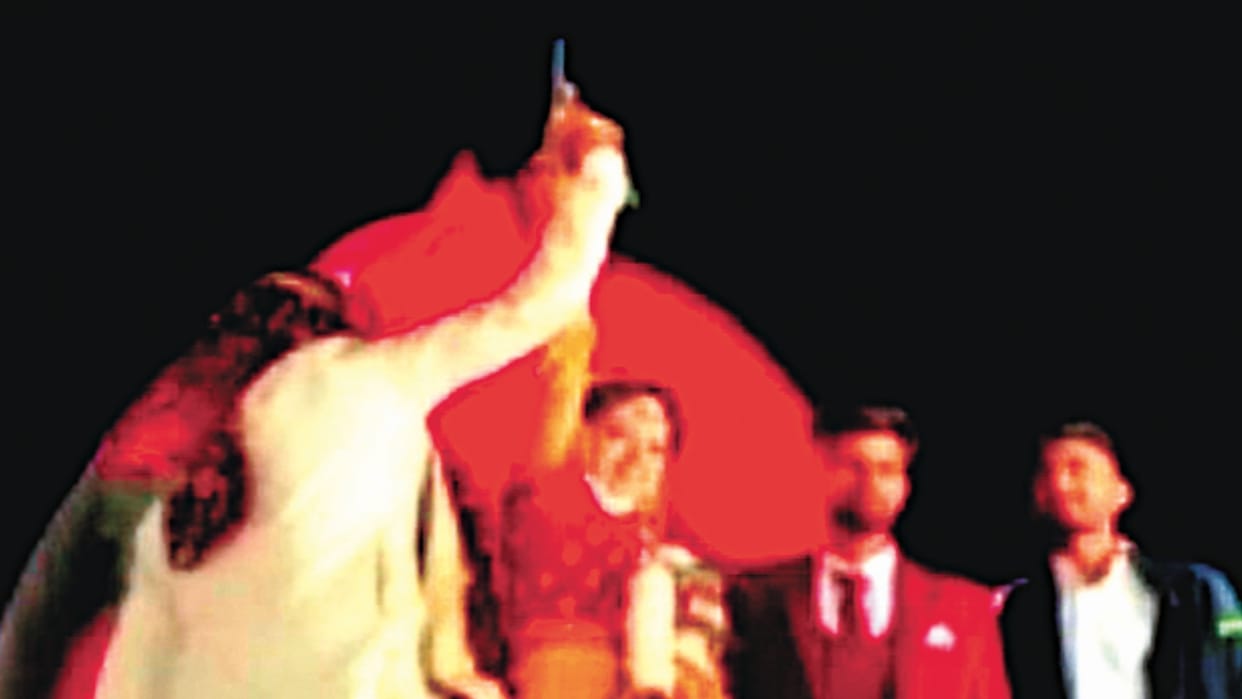 Video of bride and groom firing joyfully goes viral in Meerut, police starts investigation