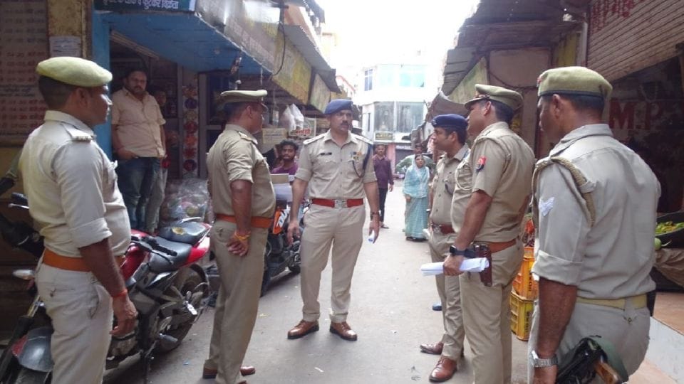 SSP Abhishek Yadav inspected the security arrangements of Dwarkadhish temple Mathura