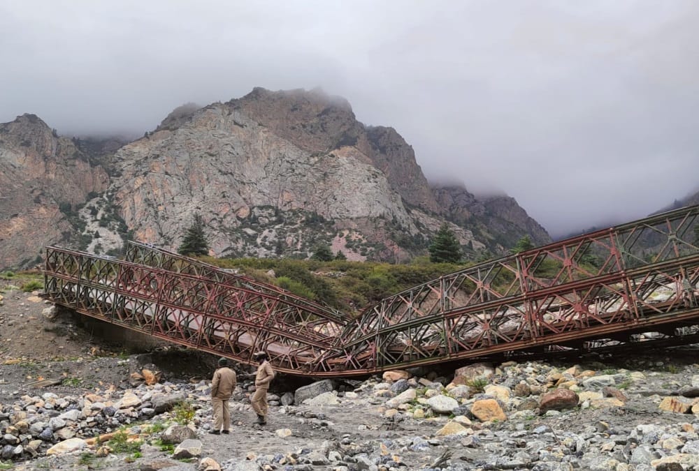 Uttarakhand news: Bro 180 feet long Valley bridge collapse on india china border