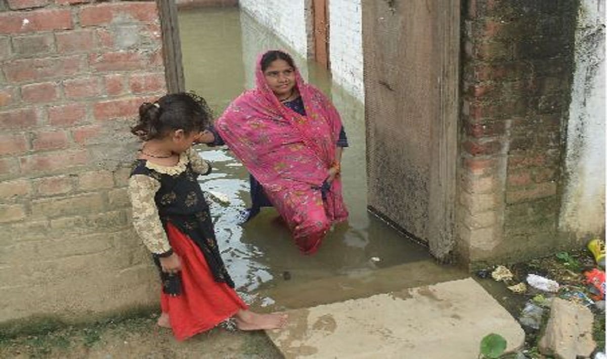 Flood in Varanasi There is no end to this pain of flood victims became helpless fear of 1978 s
