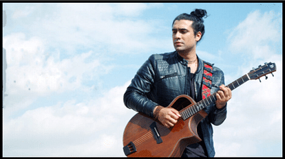 singer jubin nautiyal fell from stairs injured singer rushed to hospital in mumbai