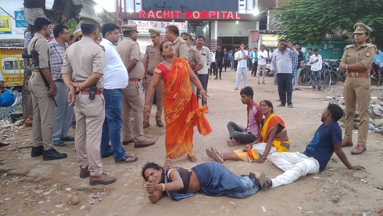 family members of patient created a ruckus in a private hospital in Gorakhpur s Cantt area