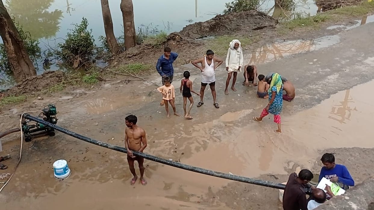 Jalaun: The challenge of settling the ruined houses in the midst of troubles