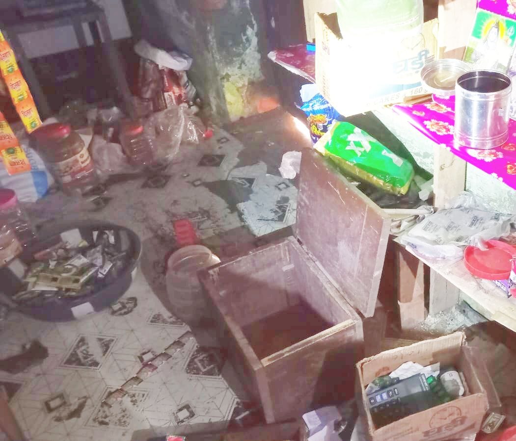 Hardoi, Lakhs stolen including cash and jewelery from farmer's house