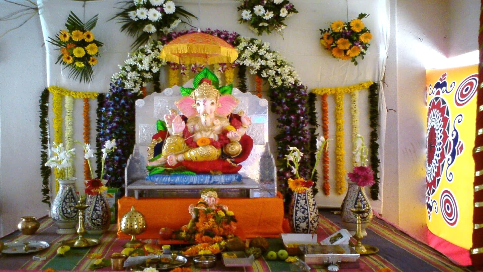 Ganesh Chaturthi Pandal Decoration Ideas How To Decorate Ganpati Pandal See Items List