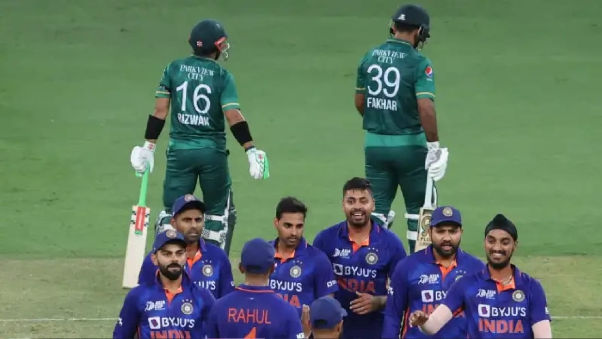 Why dose field change was forced in death Overs in IND vs Pak Match know ICC new Rule