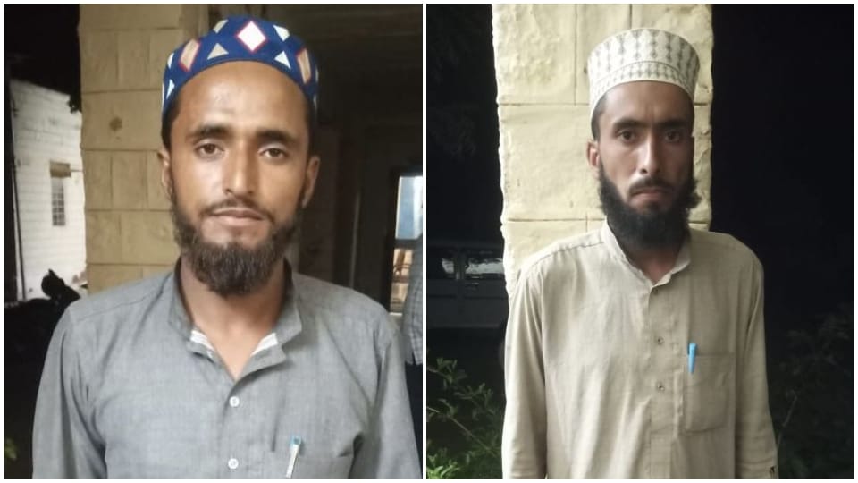 India Pakistan Border BSF Detained 2 Kashmiri Civilians Jaisalmer