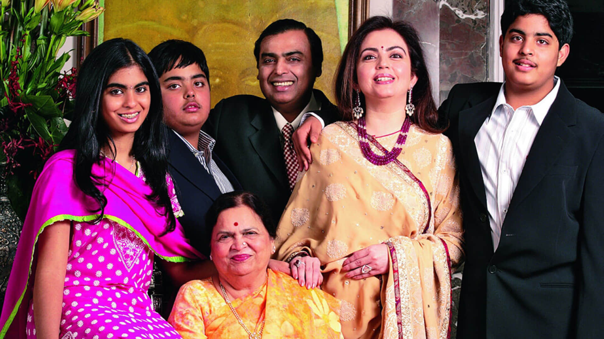 Isha Ambani spotted with her twins aadiya and krishna in mumbai video goes viral on social media