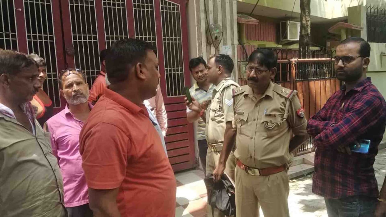Farrukhabad Crime: Scooty riders ran away after looting jewellery