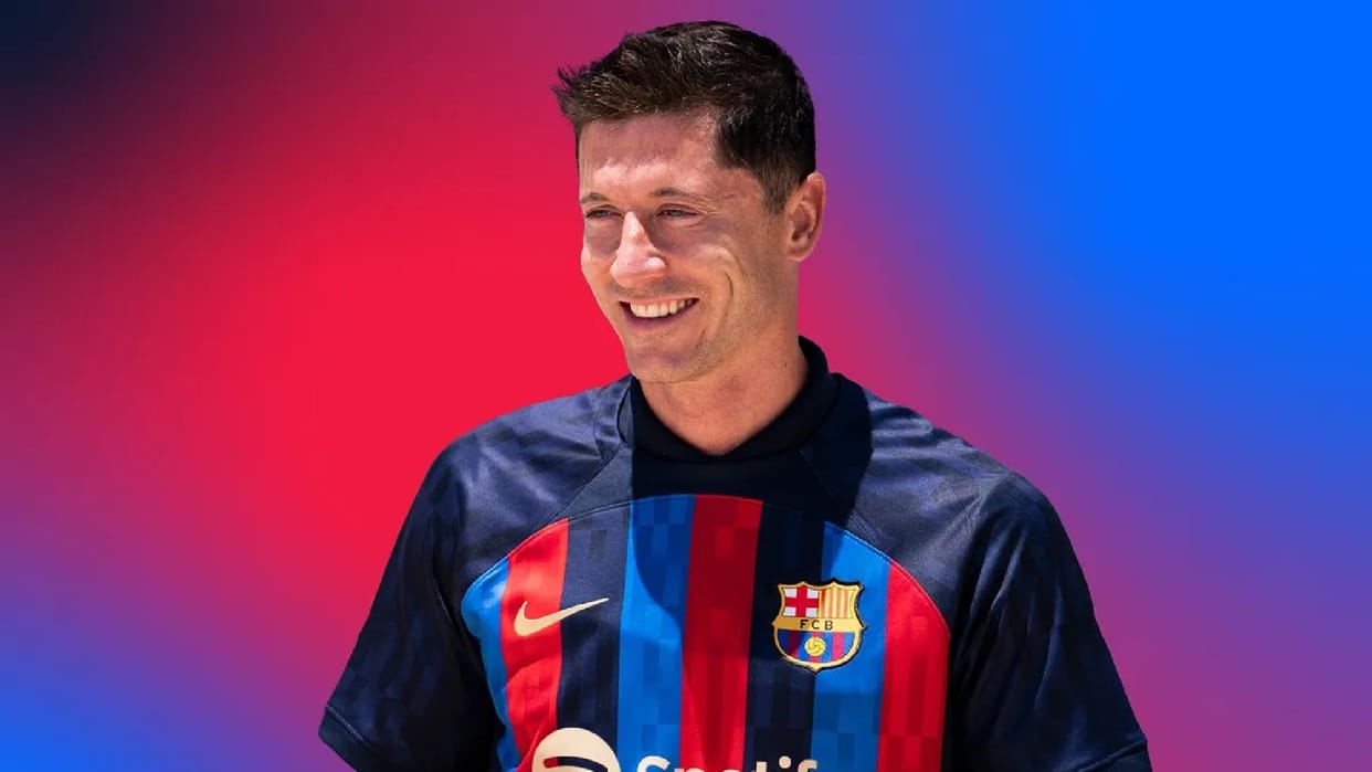 Barcelona beat Valladolid by 4-0 in La Liga, Levandowski scored two goals