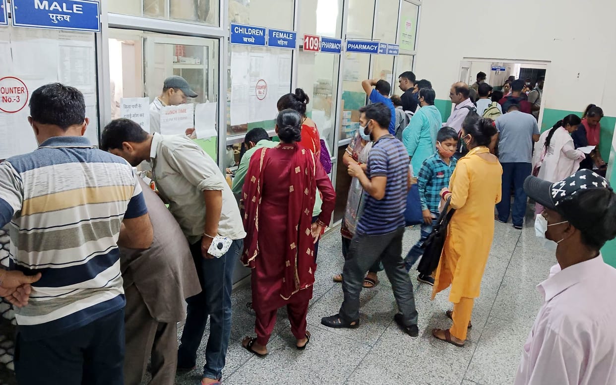 shortage of medicines in the Jan Aushadhi Kendra of Medical College Hamirpur