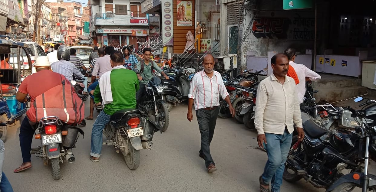 Long road parking, if it gets jammed, it seems
