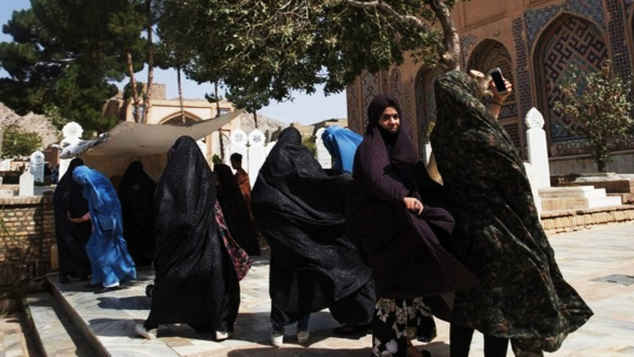 Pakistan women journalists fight for equality amid high risk of violence threats