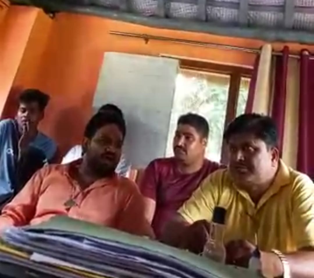 Indecency with RSS's block pracharak, uproar in chowki