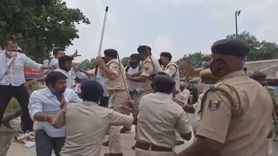 Bihar Bpsc Candidates Protest March Lathi Charge by Bihar Police