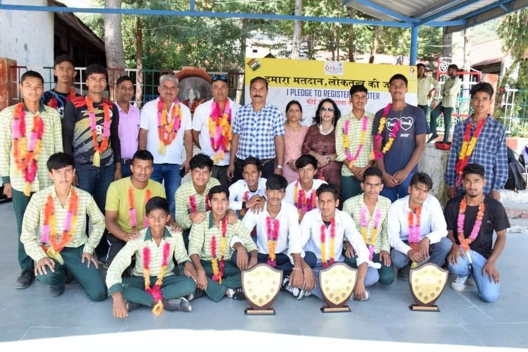 Dhalpur School Overall Champion in Athletics