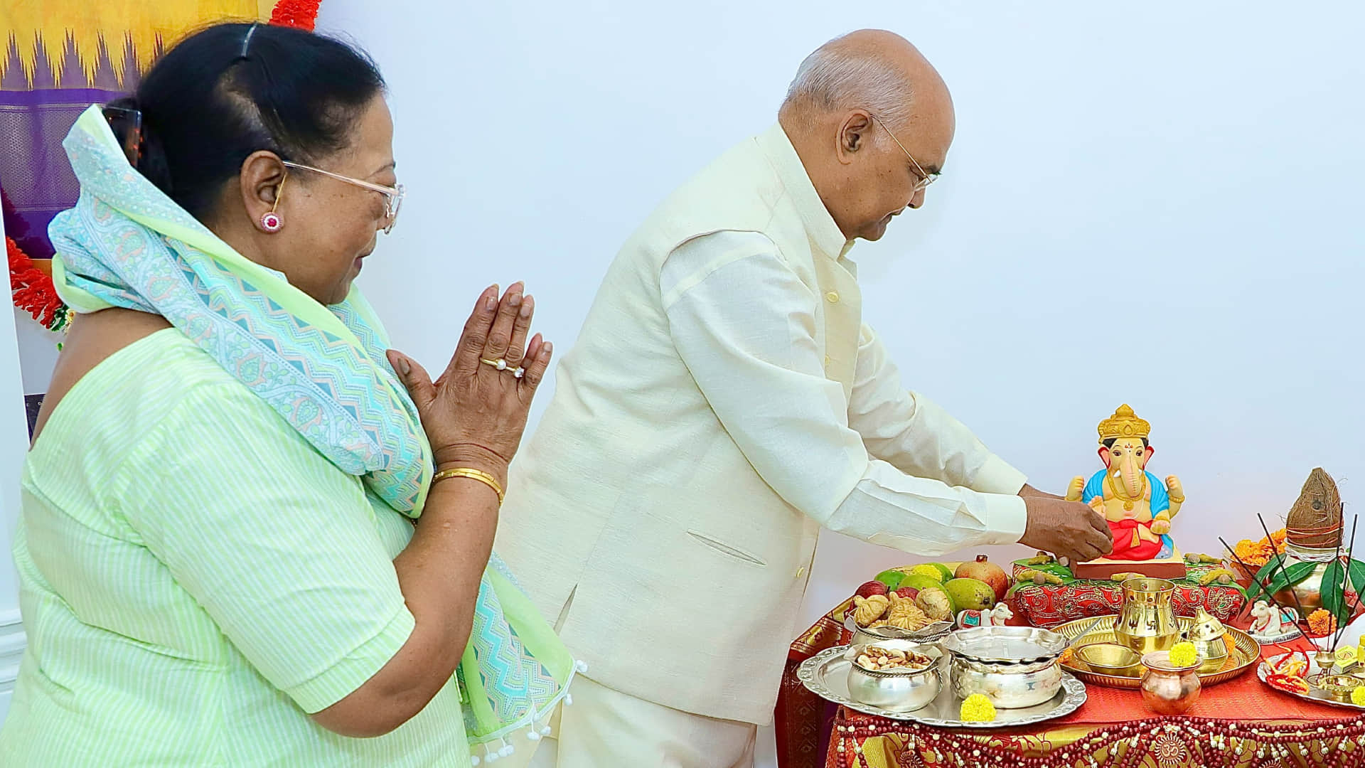 Ganesh Chaturthi celebrated across the country, Mamta Banerjee also participated in the worship, see photos
