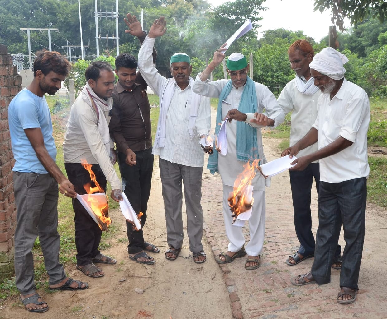 Farmers roared at power stations, burnt copies of electricity amendment bill
