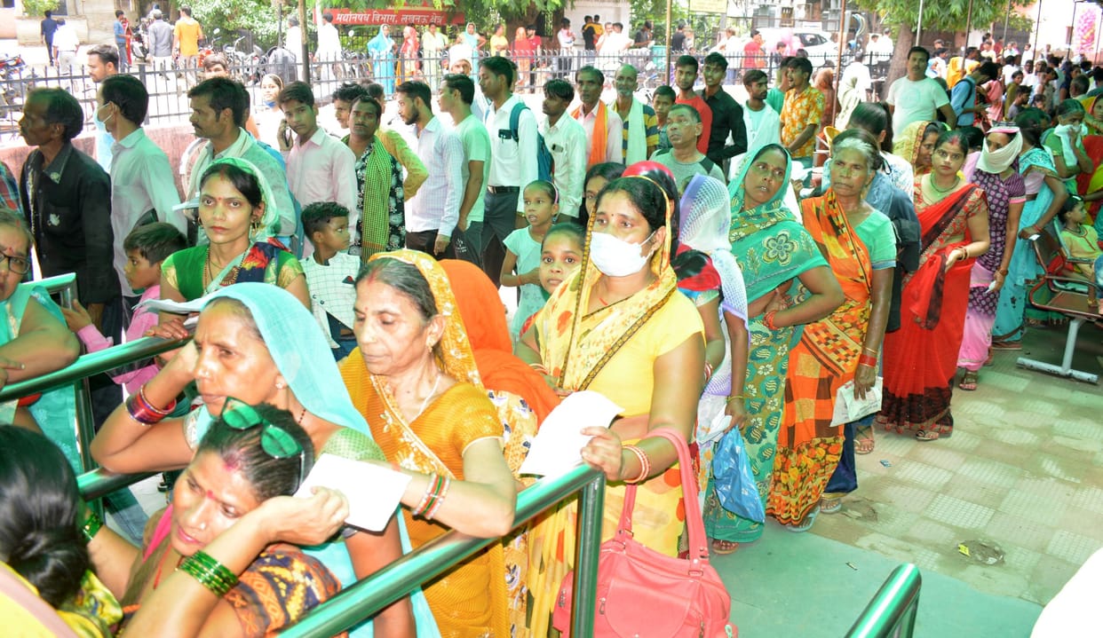 Hardoi, Even though the budget of crores, the patients remained astray for the injections of five to ten rupees