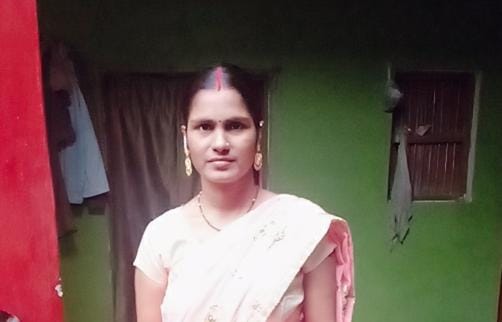 Hardoi, Woman dies after falling on road while getting off bus