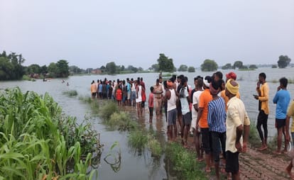 Boat full of passengers capsizes in overflowing Ganga ghazipur accident news