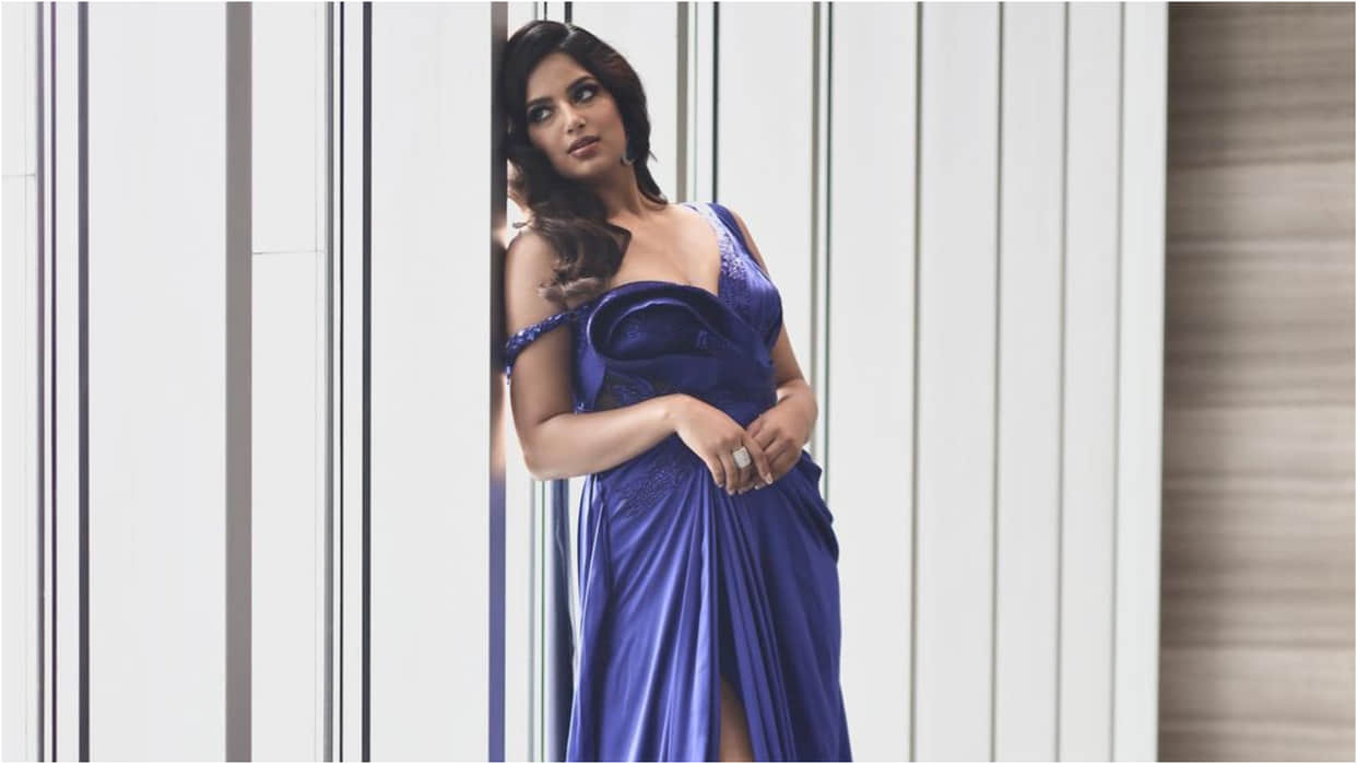 miss ub=niverse harnaaz sandhu attract in blue satin gown in filmfare 2022
