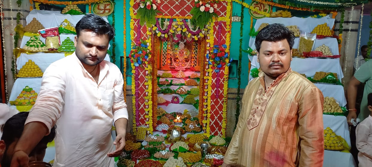 Hathras: The blessings of Lambodar showered on Ganesh Chaturthi, the wind of devotion