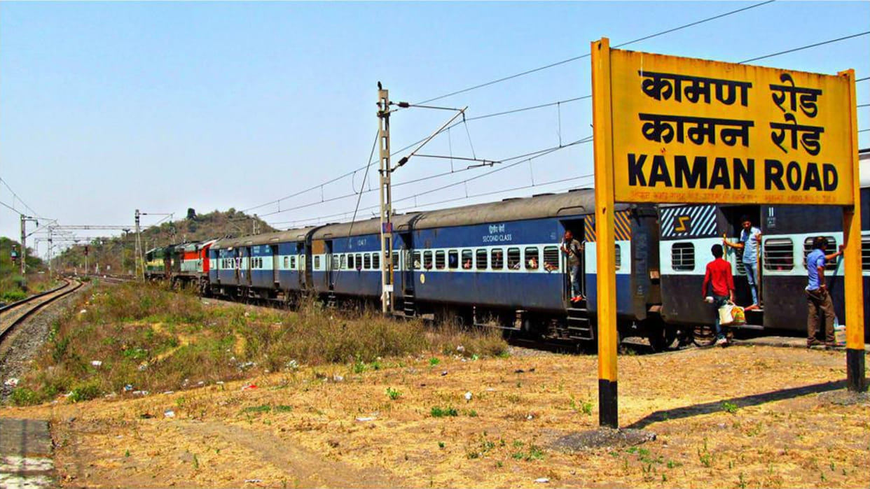 Maharashtra Angered by train delay on Vasai-Diva route commuters manhandle station master
