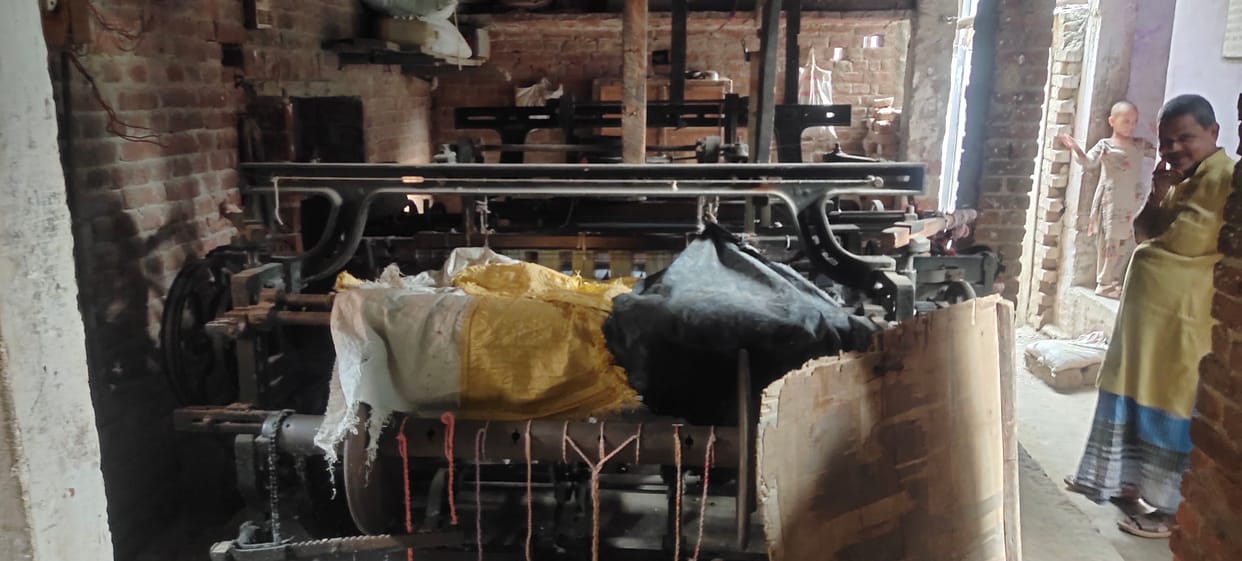 The weaving business was ruined by the inflation of yarn