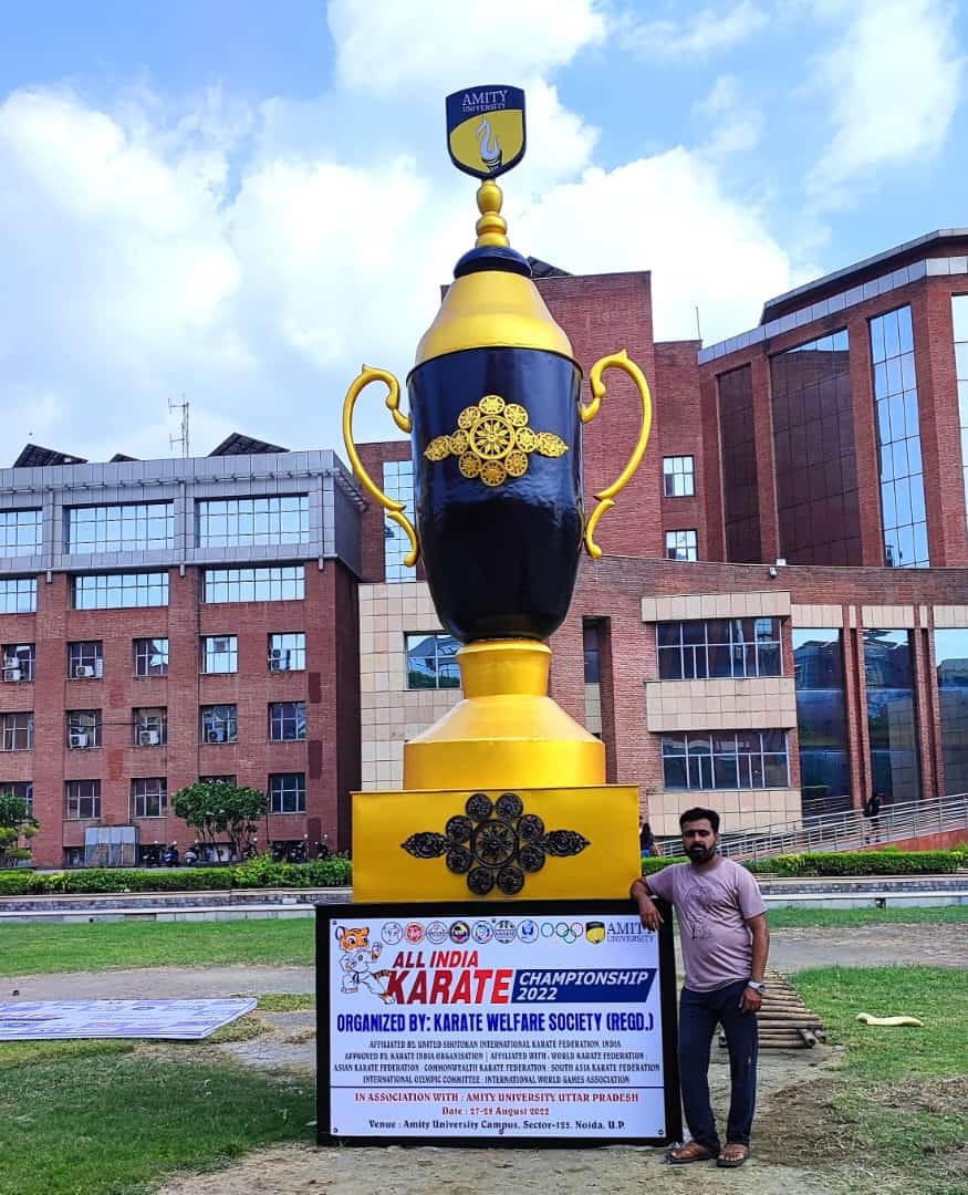 Artisans of Brassnagri made 21 feet high trophy