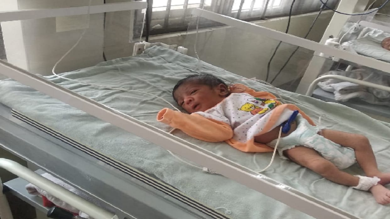 Mother left after giving birth to baby girl in Muzaffarnagar