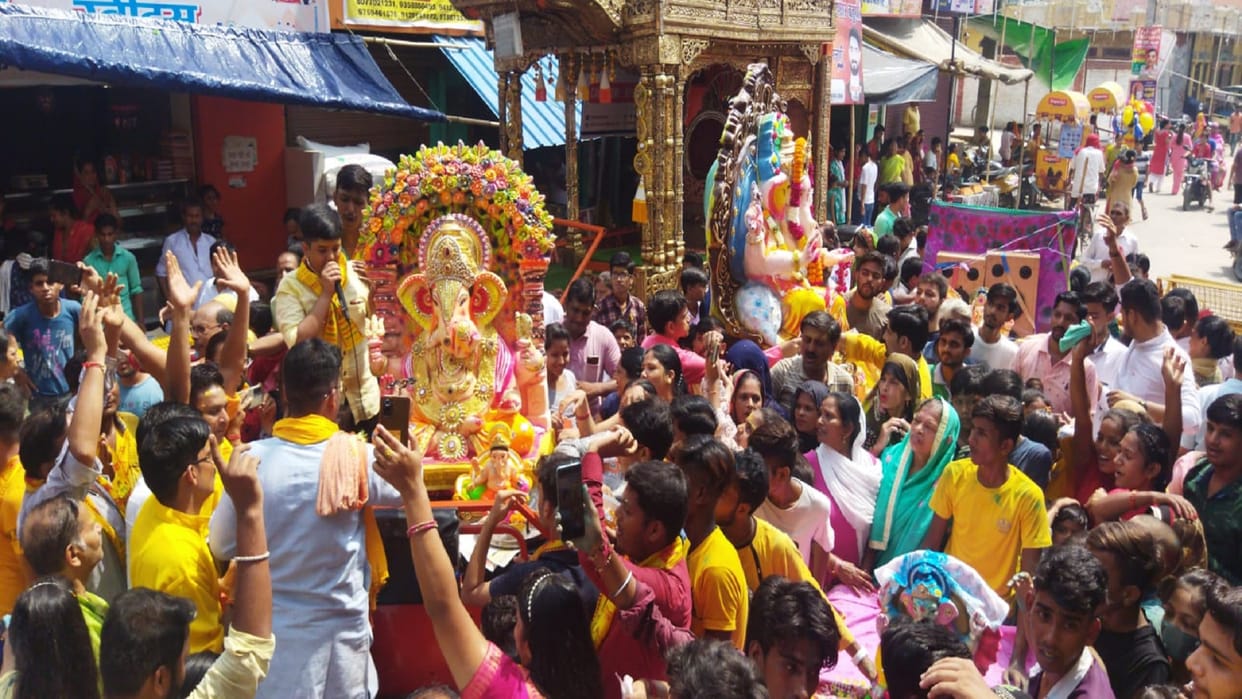 Sambhal: Gajanan is sitting from house , there is a crowd in the temple premises