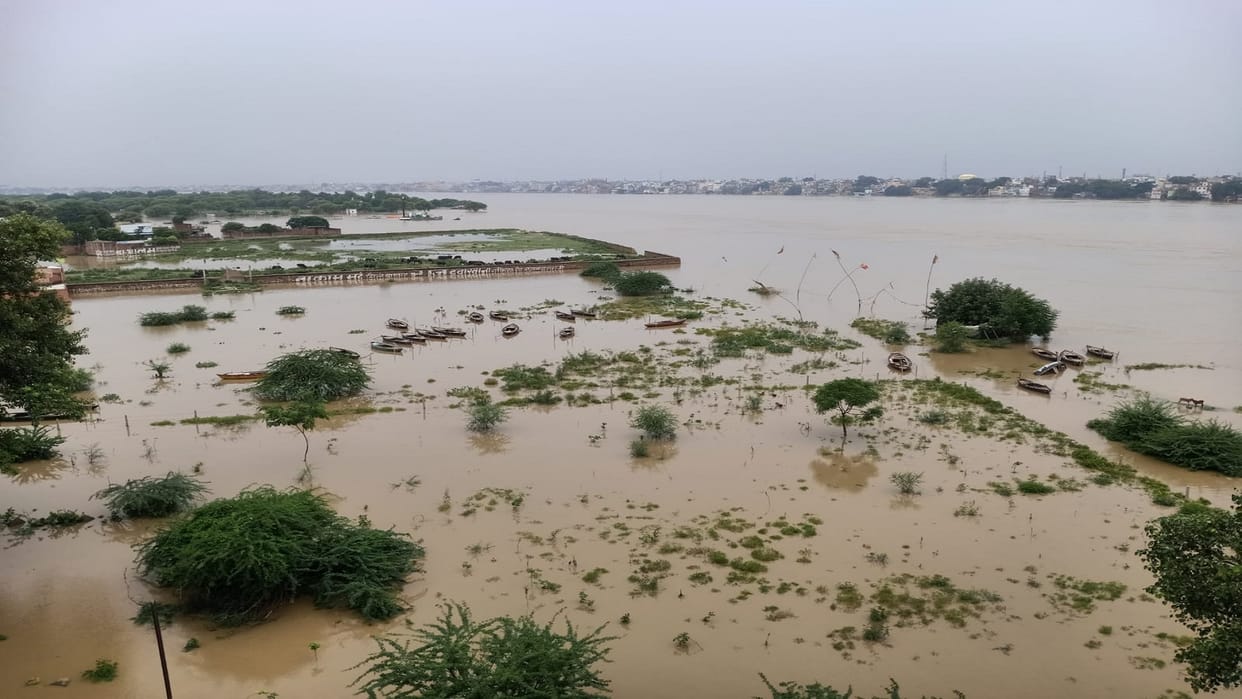 Domri village of Banaras adopted by PM Narendra Modi is in the grip of flood