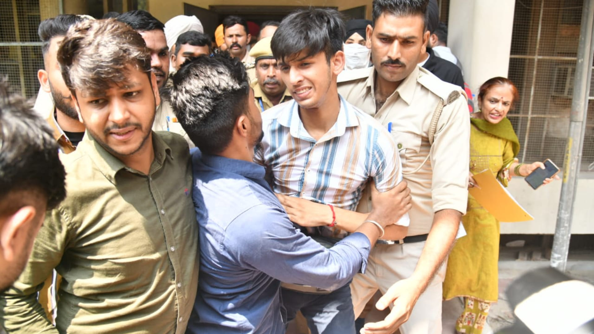 Ruckus in Punjab University, NSUI-ABVP workers clash with police