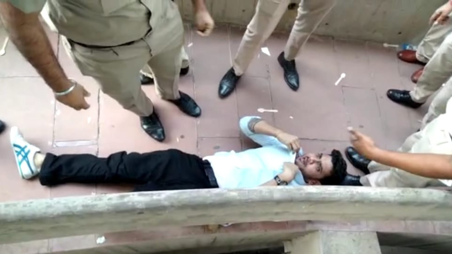 Ruckus in Punjab University, NSUI-ABVP workers clash with police