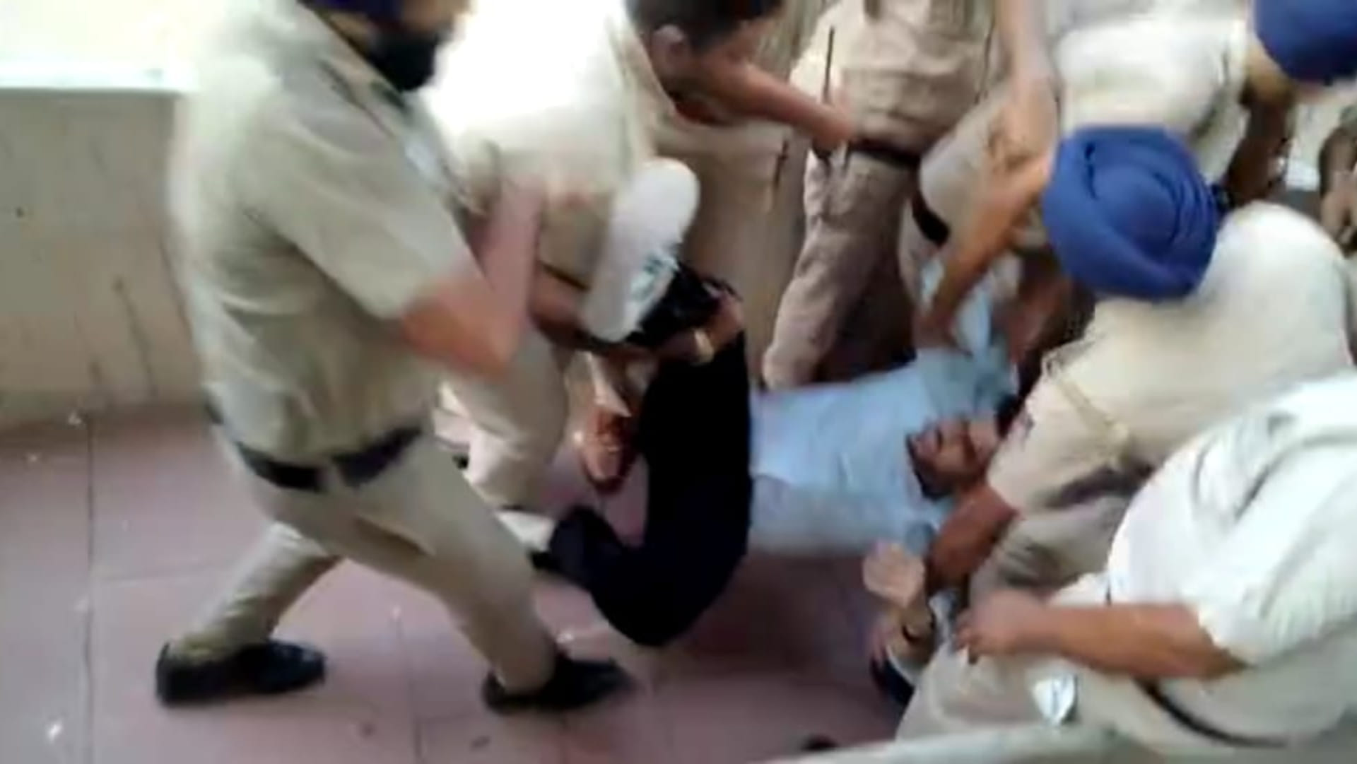 Ruckus in Punjab University, NSUI-ABVP workers clash with police