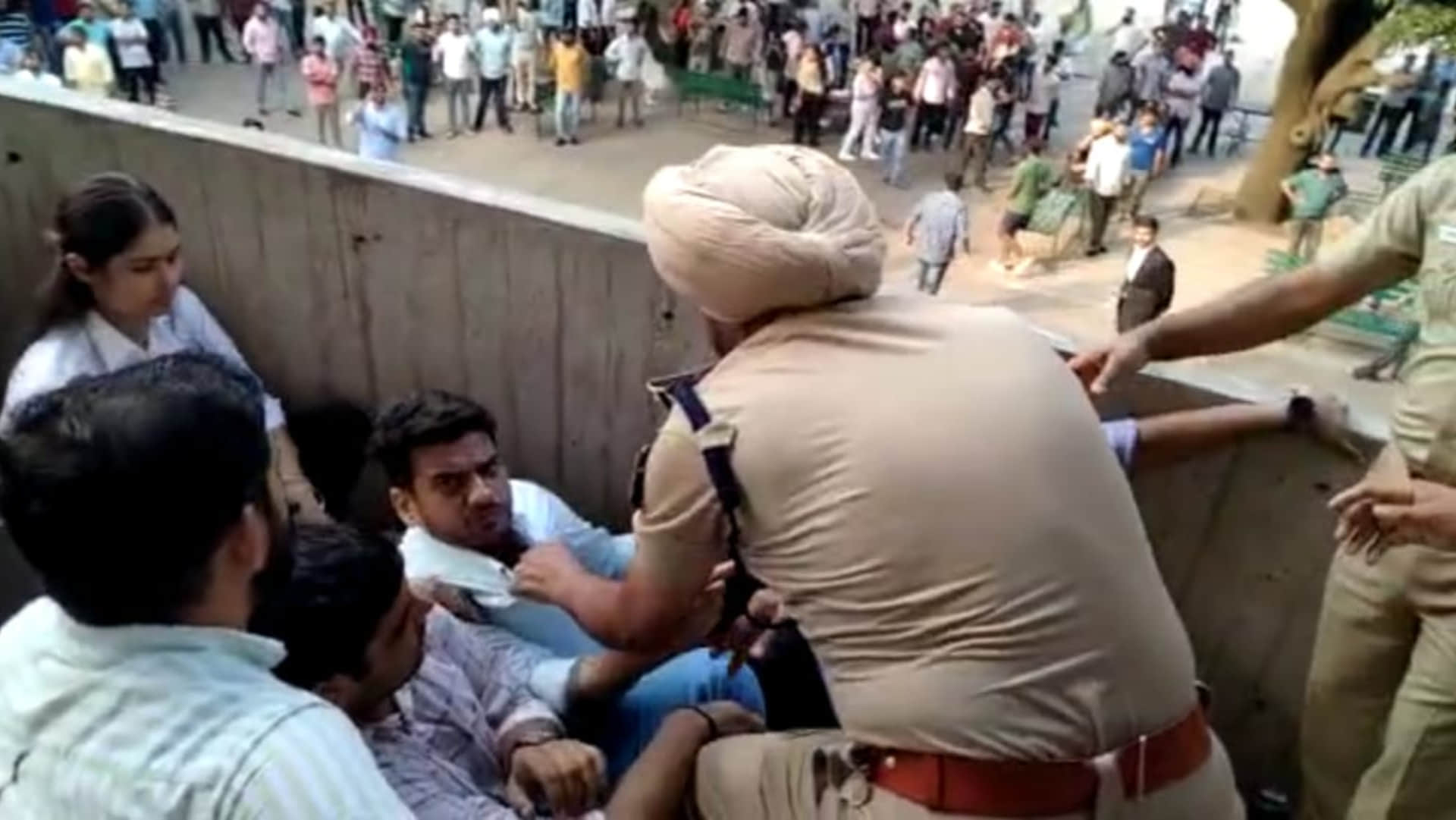 Ruckus in Punjab University, NSUI-ABVP workers clash with police