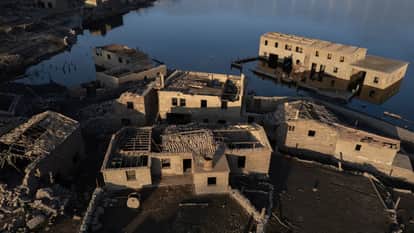 Pakistan Floods Crisis Health Services facing biggest Problems Pregnant women in danger Sindh Balochistan