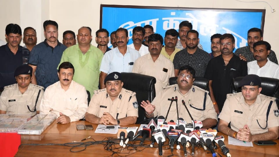 Jabalpur: Arrested for blowing gold worth five and a half crores