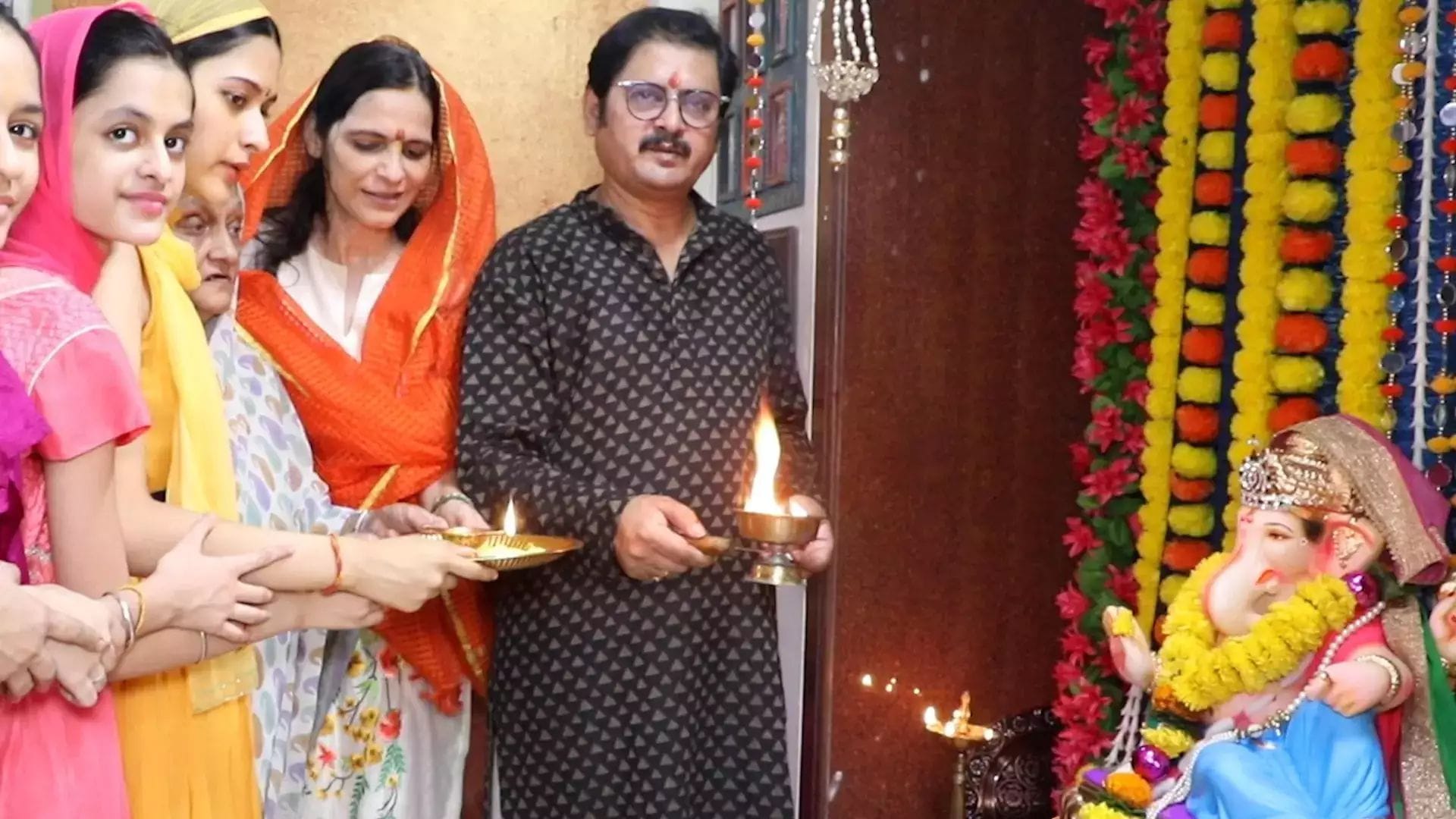 ganesh chaturthi 2022 shilpa shetty arjun bijlani gurmeet chaudhary celebraties welcomed ganpati bappa at home