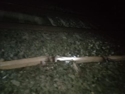 Rajdhani Express saved from overturning iron sleeper dragged on track for one kilometer in chandauli