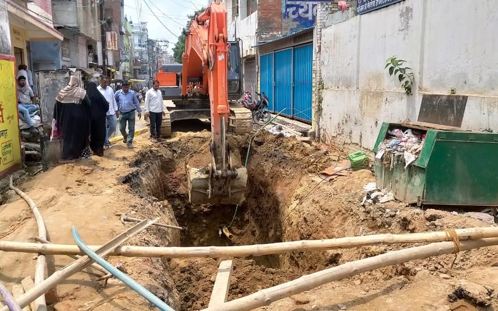 One kilometer sewer could not be put in nine months
