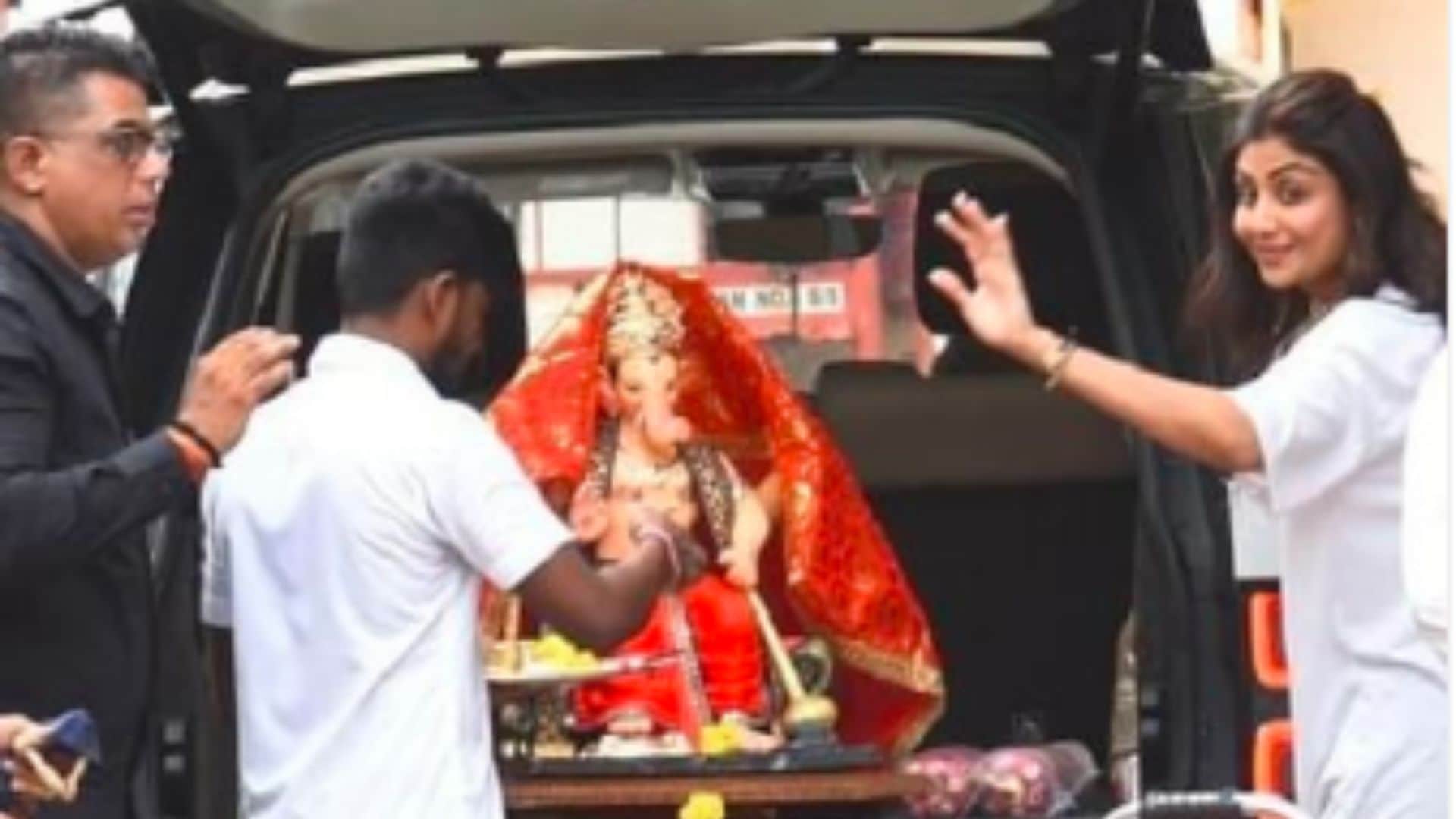 ganesh chaturthi 2022 shilpa shetty arjun bijlani gurmeet chaudhary celebraties welcomed ganpati bappa at home
