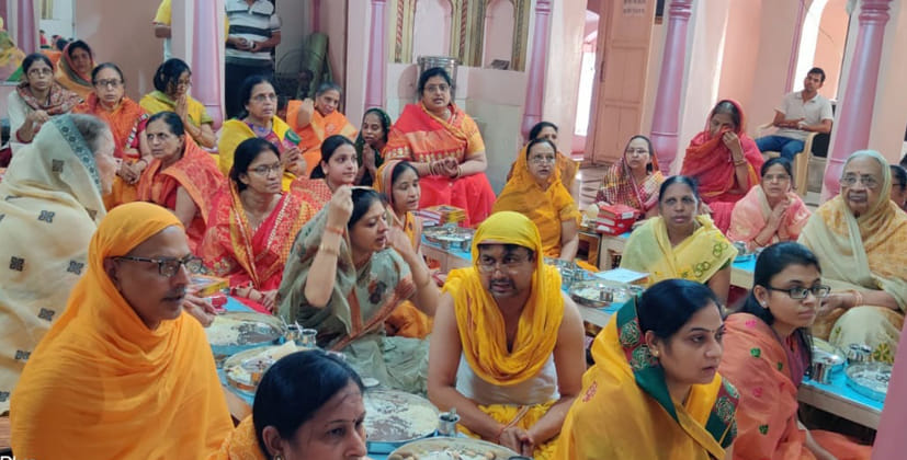 Crowd gathered in temples on Dashlakshna Mahaparv