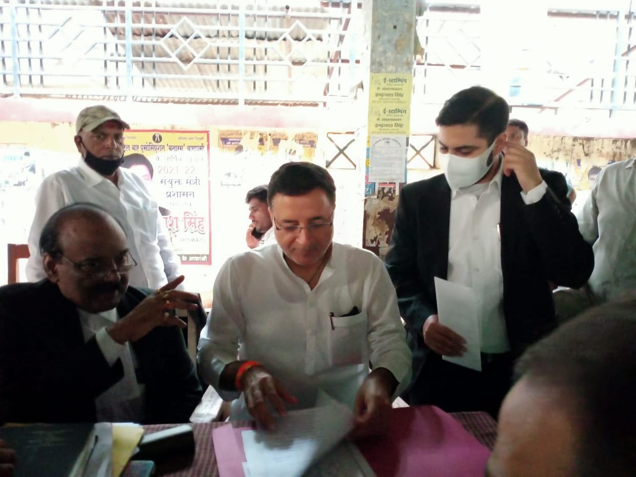 Congress leader Randeep Singh Surjewala surrendered in varanasi court in 22 year old case