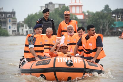 CM Yogi reached Varanasi After Ghazipur Chandauli taking stock of flood affected areas