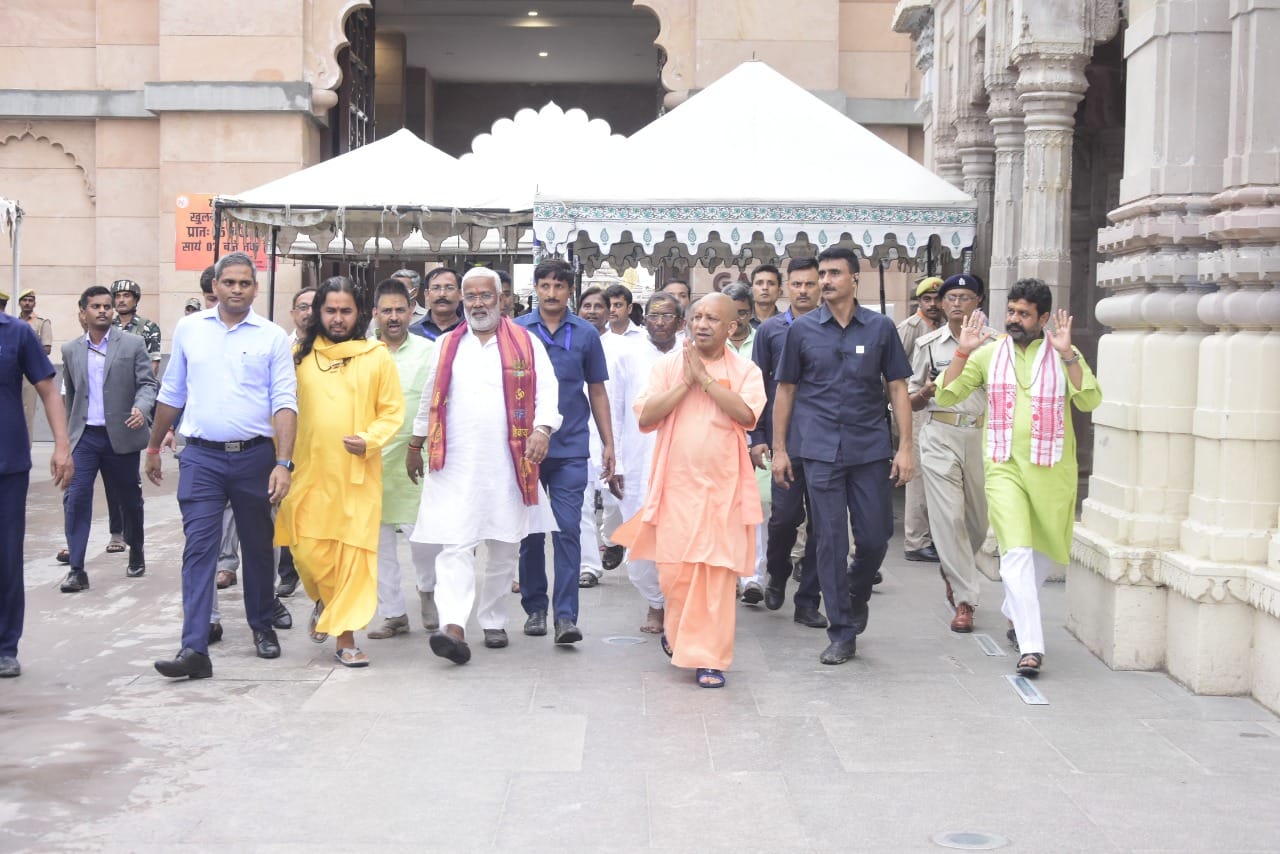 CM Yogi visit varanasi more than 100 times worship in kashi Vishwanath temple 92 times till now