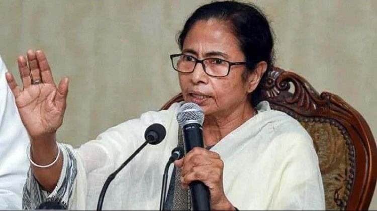 Mamata Banerjee: ममता बनर्जी की सुरक्षा में बड़ी चूक, हथियार के साथ सीएम आवास में घुस रहा संदिग्ध गिरफ्तार