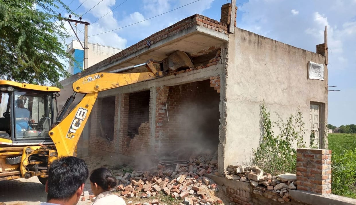 Bulldozer run on illegal colony and encroachment