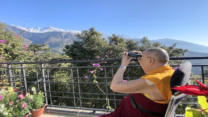 Dalai Lama fighting for the autonomy of Tibet as a crusader